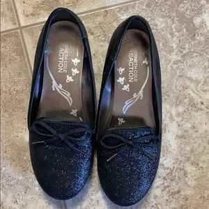 Kenneth Cole black dress shoes.